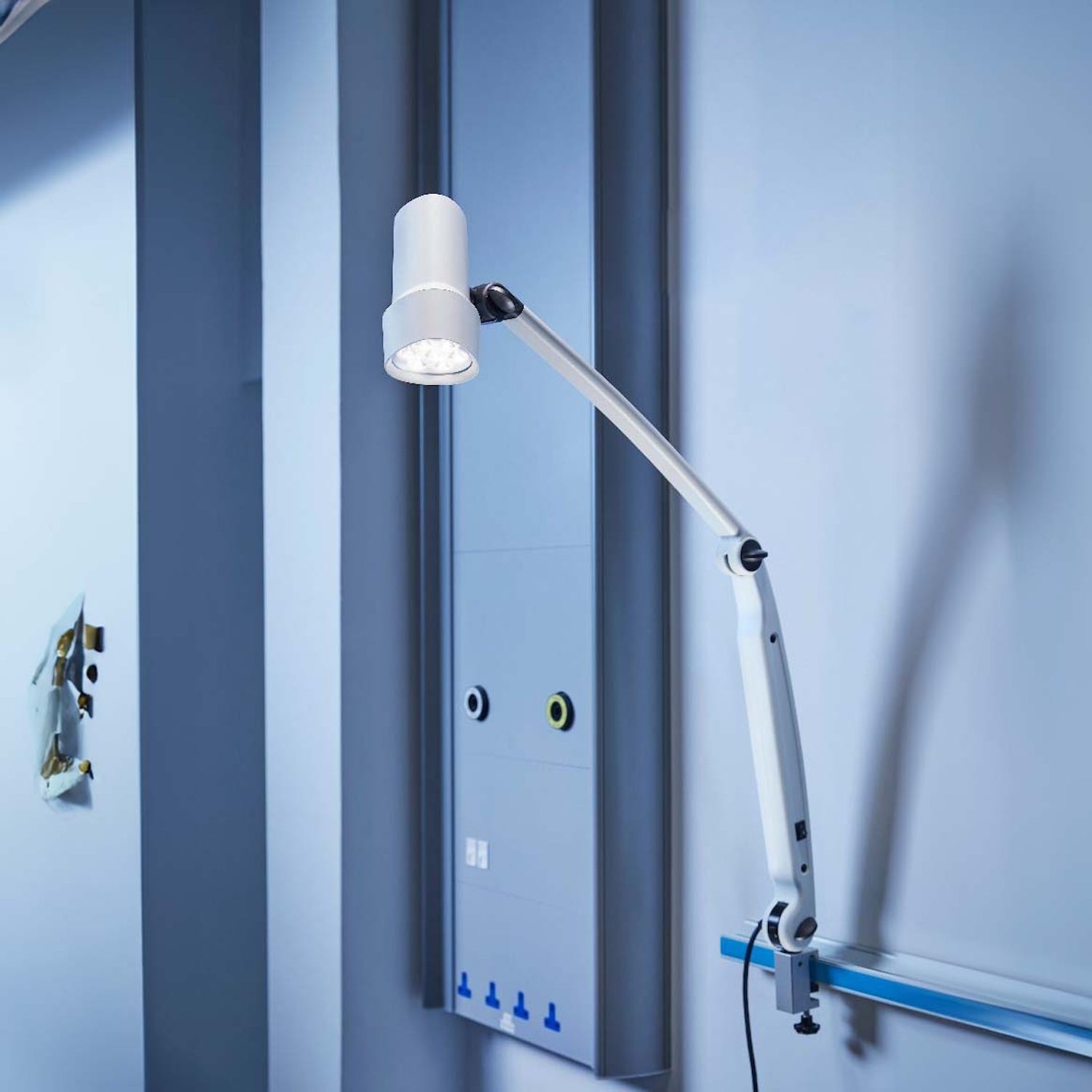 Coolview CLED50 FX Arm Examination Light | Desk Mounted (5)
