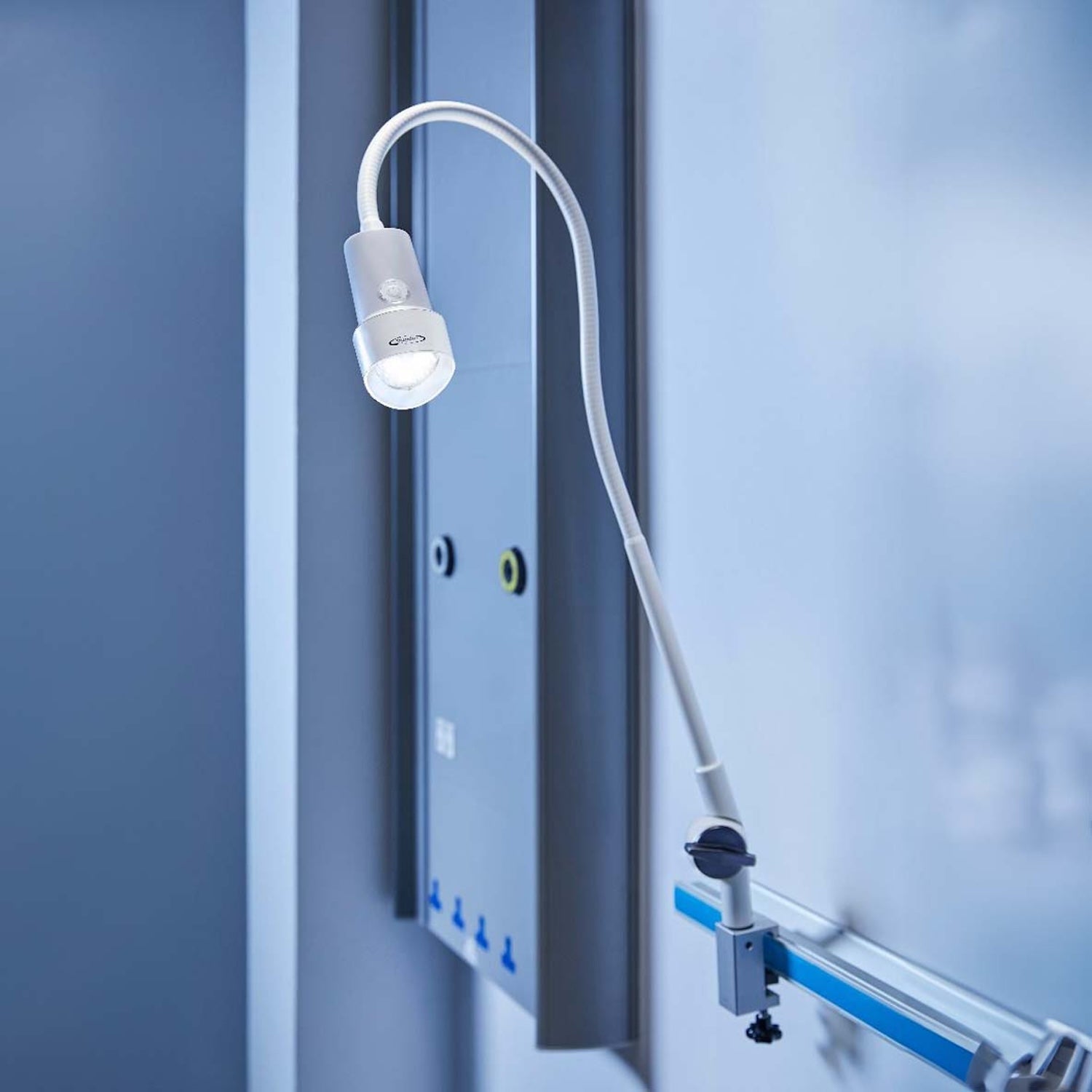 Coolview CLED30SH Horizontal Examination Light | Desk Mounted (1)