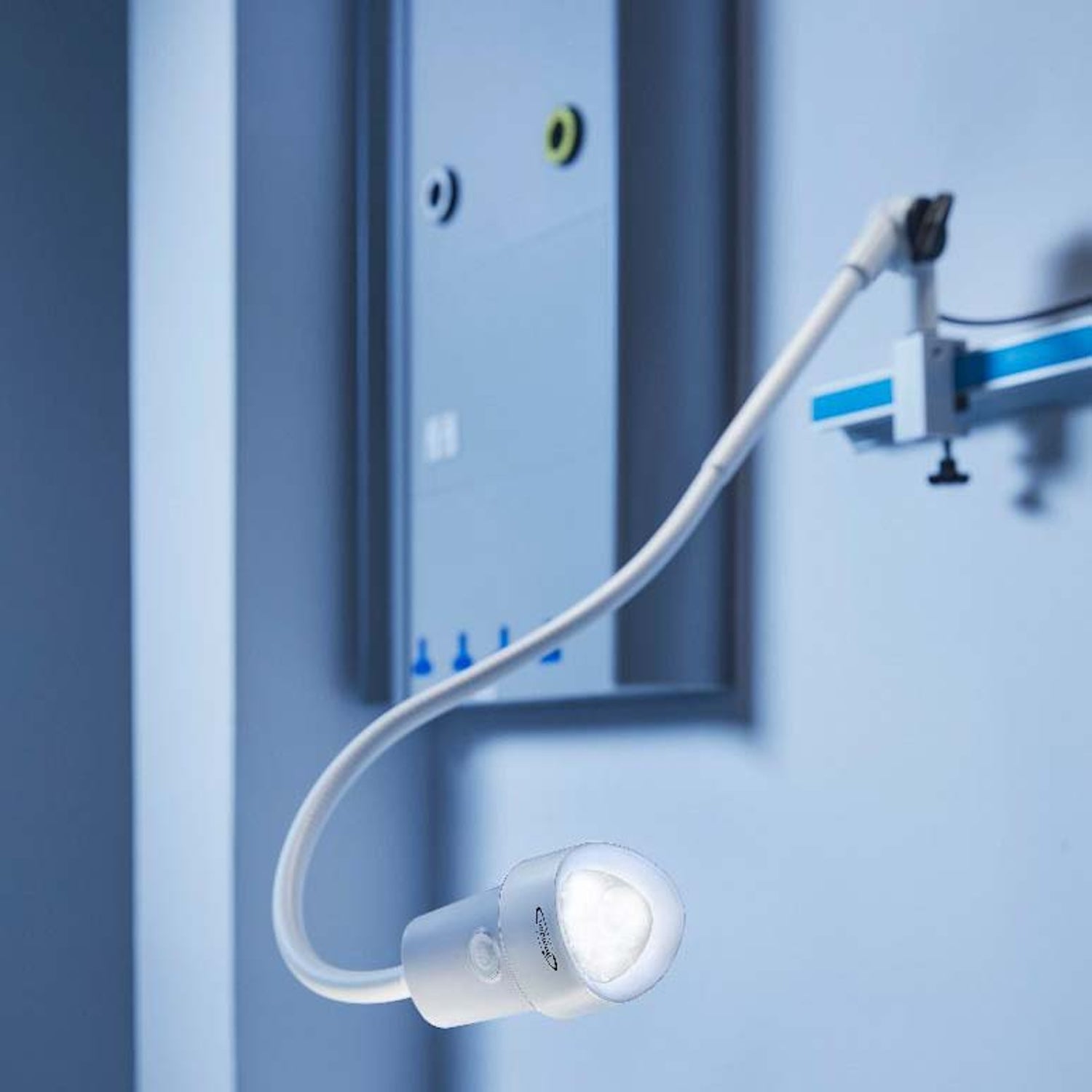 Coolview CLED30SH Horizontal Examination Light | Desk Mounted (3)