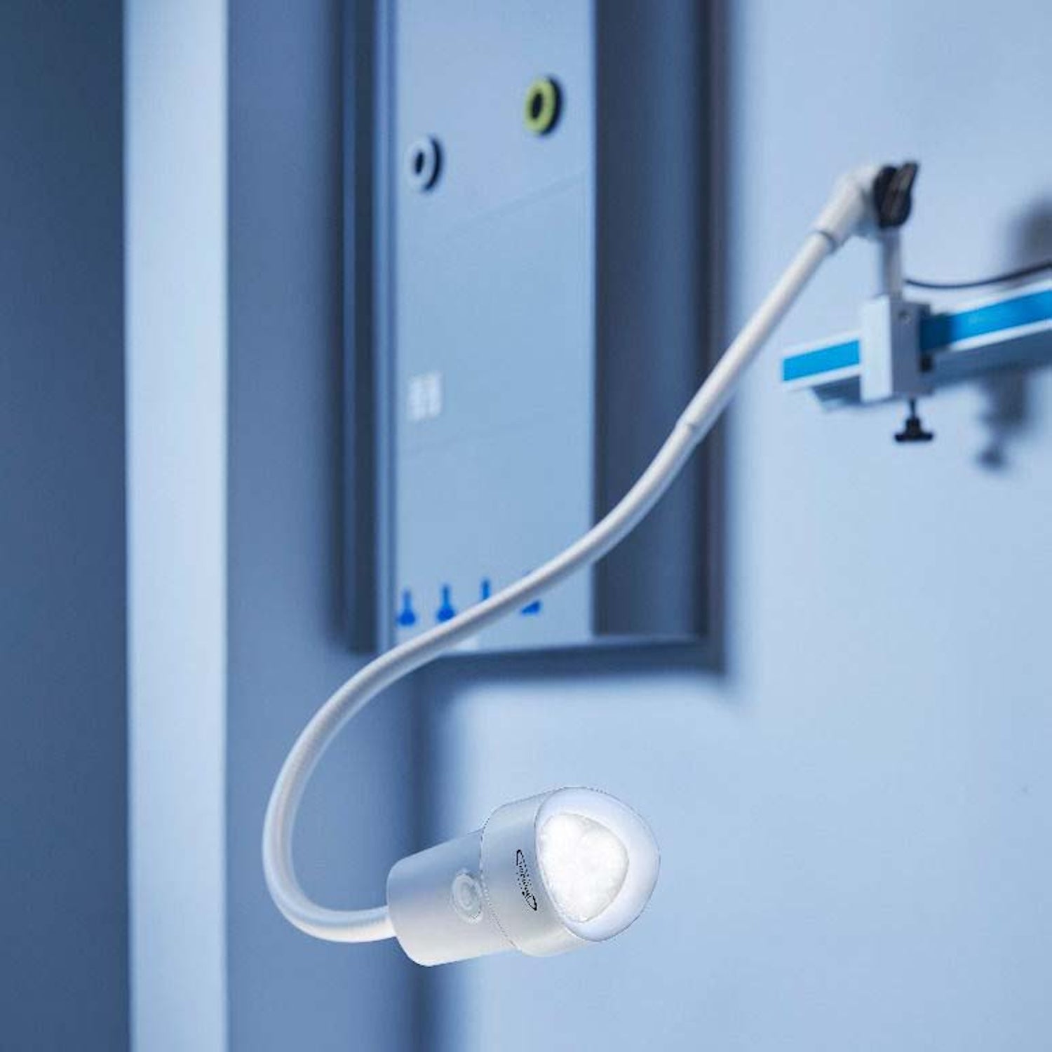 Coolview CLED30SH Horizontal Examination Light | Back Mounted (3)