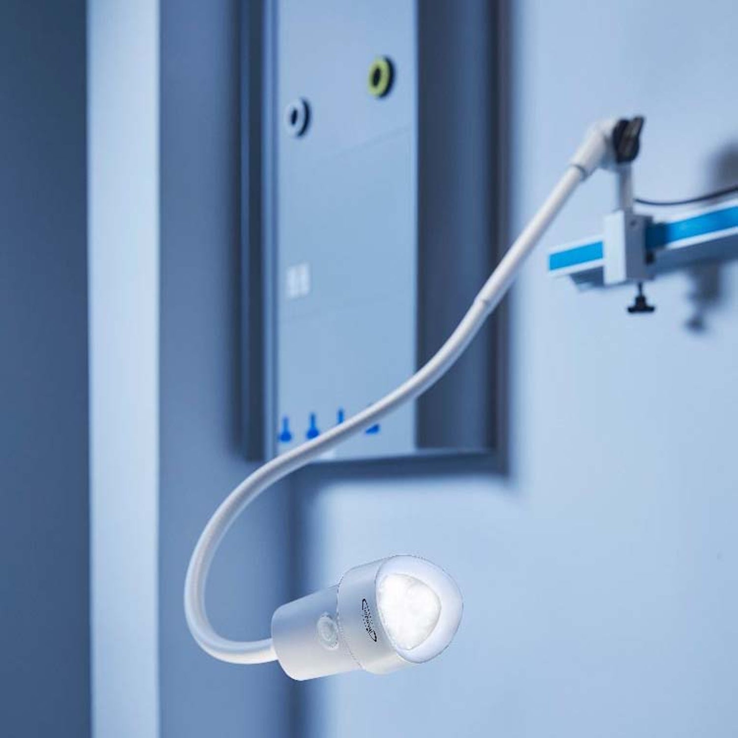 Coolview CLED30SH Horizontal Examination Light | Wall Mounted (3)