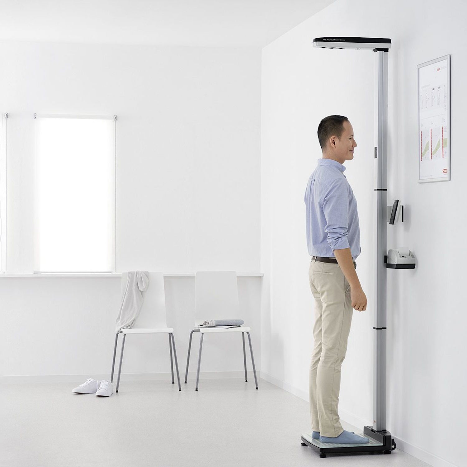 seca 287 Wireless Ultrasonic Measuring Station for Height & Weight with Voice Guidance (1)