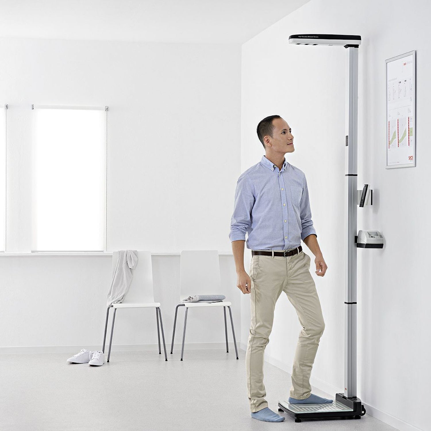 seca 287 Wireless Ultrasonic Measuring Station for Height & Weight with Voice Guidance (3)